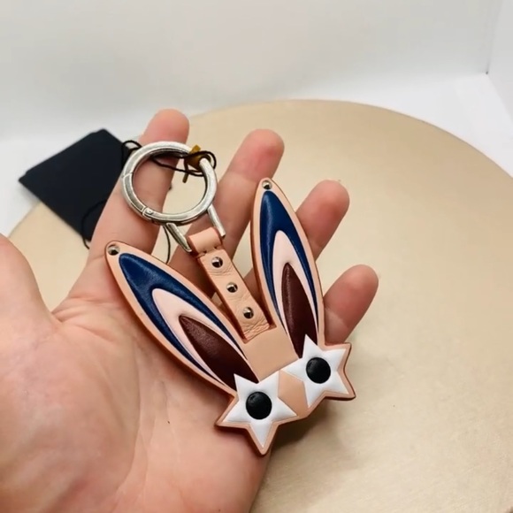 Authentic MCM soft leather star - Picture 5 of 10